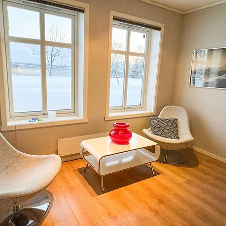 Arctic Retreat - Spacious Next To Amazing Nature *